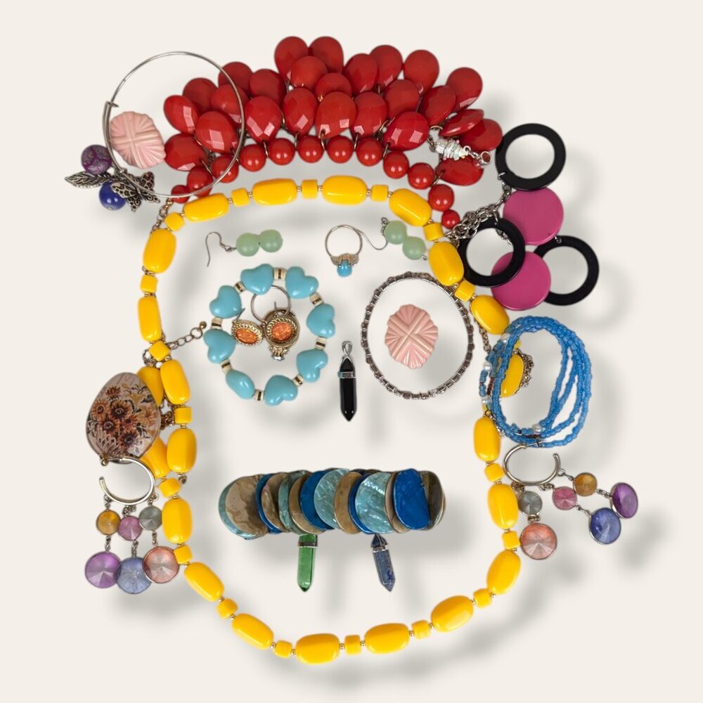 YABBA - Vintage To Now Jewelry Lot - 058